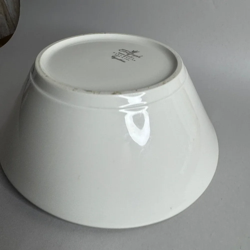 Homer Laughlin Triumph Cynthia Serving Bowl 8.25
